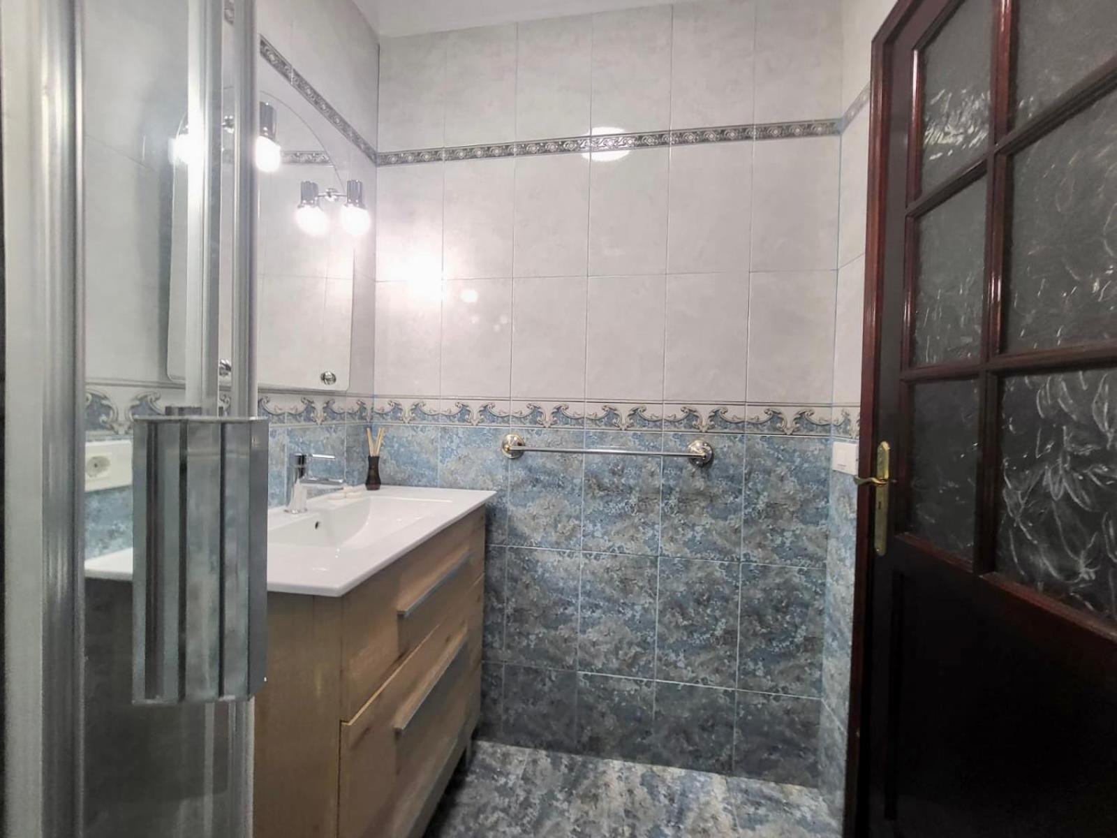 Affordable Holiday Accommodation For Large Families And Groups At Las Canteras Beach With 3 Bedrooms And Free Parking Las Palmas de Gran Canaria Luaran gambar