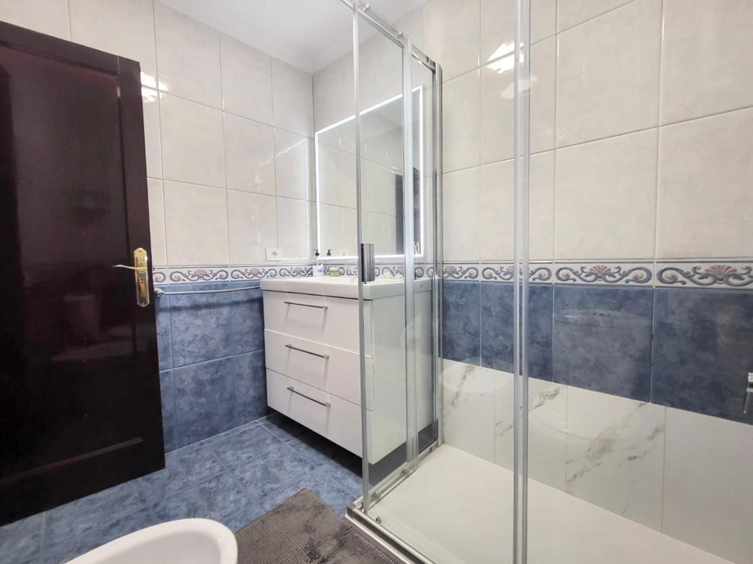 Affordable Holiday Accommodation For Large Families And Groups At Las Canteras Beach With 3 Bedrooms And Free Parking Las Palmas de Gran Canaria Luaran gambar